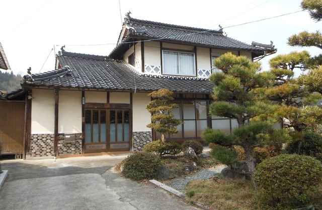 Why not relax in a country house