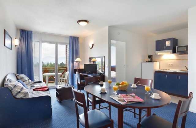 Wifi, 100m from resort center, fitness, terrace, balcony, tv, ski locker, 40m², Pyrénées 2000
