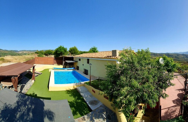 WIFI, POOL, RELAX, AIR CONDITIONING AND PEACE OF MIND