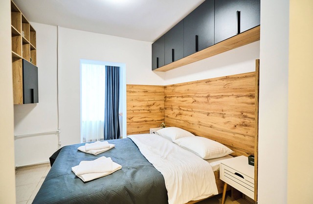 WiFi Studio Near Airport & Attractions