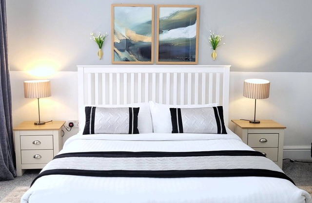 Wigan Central Comfort | Amazing Family Apartment + Free Parking | 6 Guests
