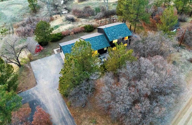 Wilderness Haven in Franktown - Private Getaway. Pet-Friendly!