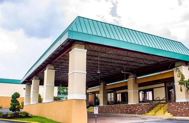Wilkes-Barre Inn & Suites