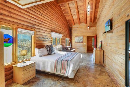 Wimberley Log Cabins Resort and Suites- Unit 4