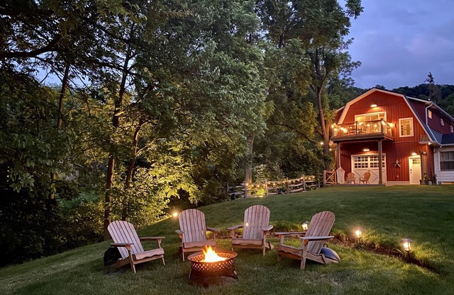 Wine Country farmhouse loft, breakfast included