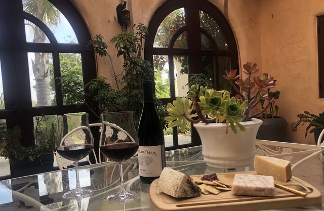 Wine & Roses in a Countryside Villa, minutes from the Beach