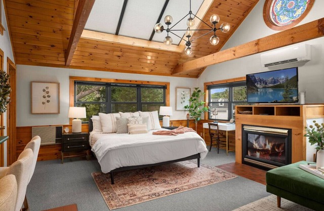 Winery Studio w/Private Hot Tub,Fireplace,Tasting