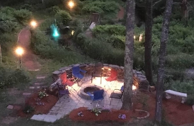Winter Getaway Near Portsmouth w/Hottub, Theater