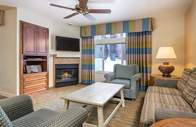 ❄︎ Winter Holidays 2023 in Tahoe ❄︎ in 5✮ Resort 2BR/2BA Condo - ski Heavenly