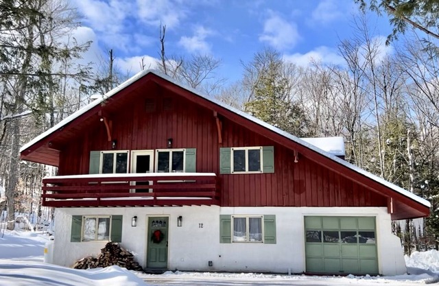 Winterfell chalet - quiet, relaxing & private with Stratton on your doorstep.