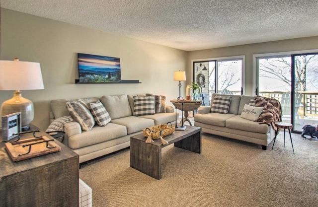 Wintergreen Resort Condo Walk to Ski Lift!