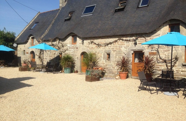Wisteria Cottage - Vine, Bamboo and Wisteria Cottages