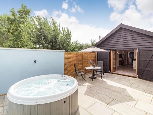 Wisteria Lodge - Ukc5804