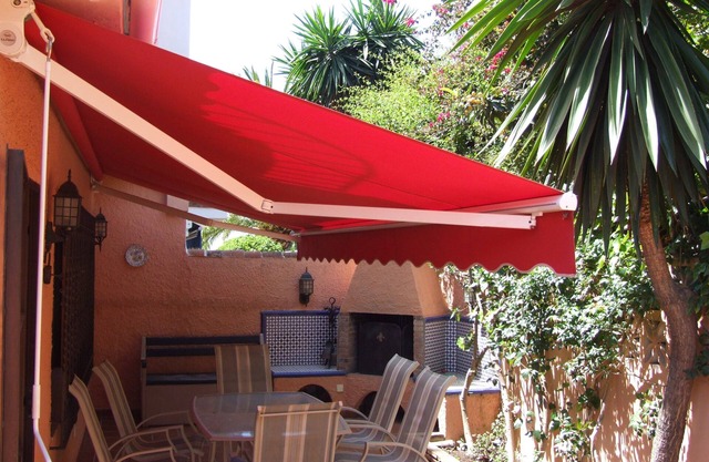 With garden very close to the beach IN COSTABELLA BETWEEN KAPAS AND MONTEROS (WIFI)