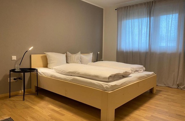 WOHNUNG ERDGESCHOSS mit 3 Schlafzimmer in ruhiger Gegend