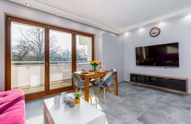 Wojska Polskiego 2B | Stylish Apartment | Desk