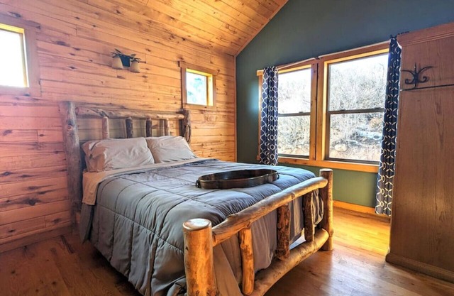 Wolf Springs Ranch, Cabin 3