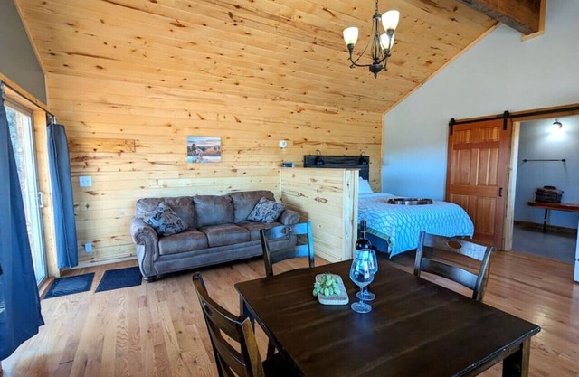 Wolf Springs Ranch, Cabin 4