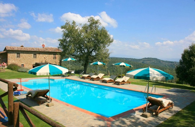 Wonderful private villa for 8 people with WIFI, private pool, TV and pets allowed, close to Arezzo