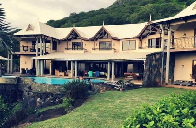 Wonderful Manor Villa 6-bedrooms with pool