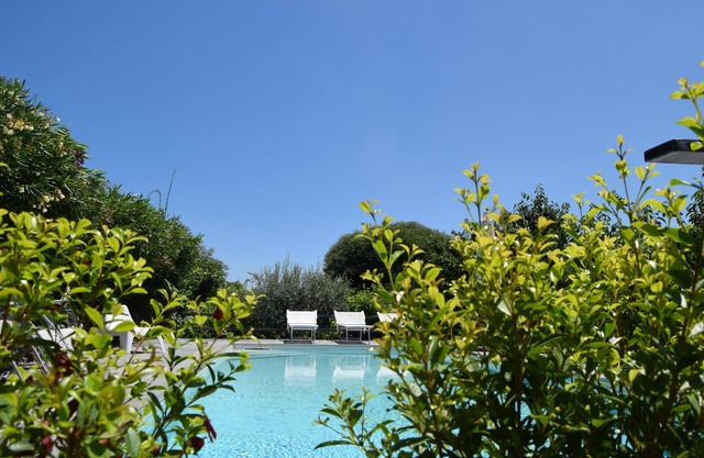 Wonderful open space with swimming pool, barbecue garden ample private parking.