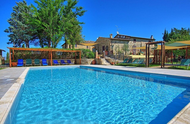 Wonderful private villa with private pool, WIFI, A/C, TV, patio, panoramic view, close to Montalcino