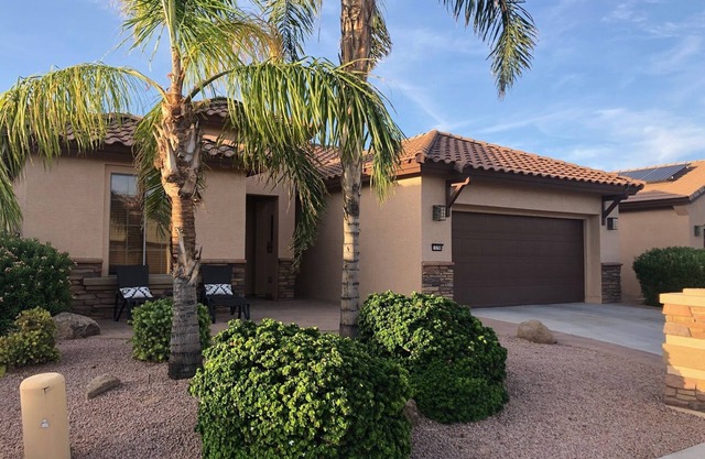 Wonderful Pebble Creek golf course setting - 2bdrm home