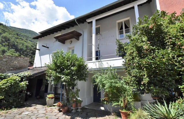 Wonderful private villa for 5 guests with A/C, WIFI, TV, patio and pets allowed