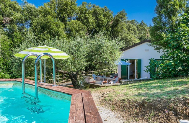 Wonderful private villa for 7 people with private pool, TV, terrace and pets allowed