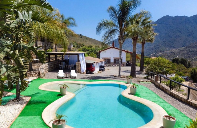 Wonderful private villa for 6 guests with A/C, private pool, WIFI, TV, terrace and parking