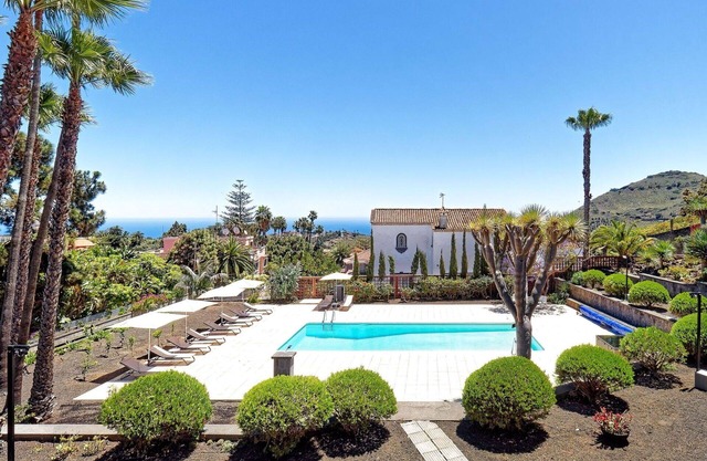 Wonderful private villa for 10 people with A/C, WIFI, private pool, TV, patio and pets allowed