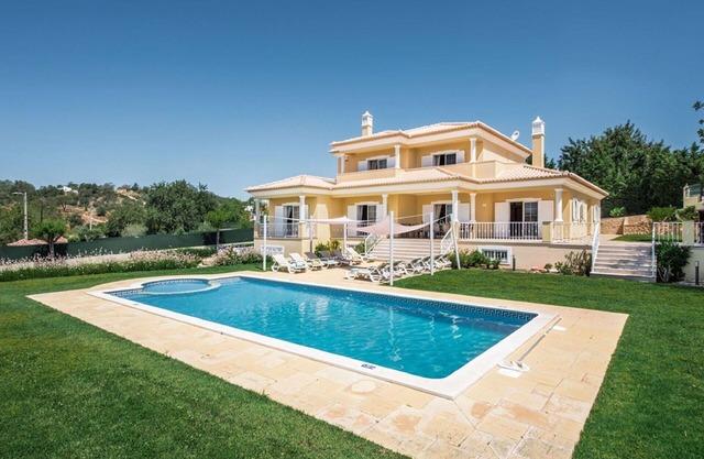 Wonderful private villa for 12 people with WIFI, private pool, A/C, TV, terrace and panoramic view