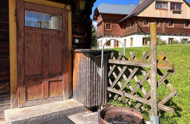 Wonderful private villa for 4 guests with TV, patio, pets allowed, panoramic view and parking