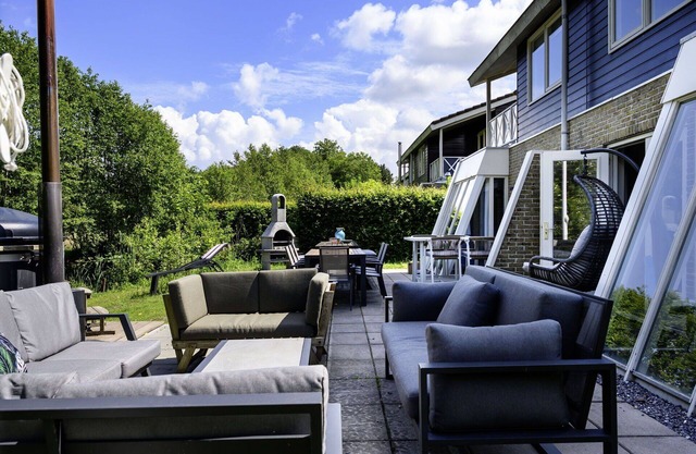 Wonderful private villa for 18 people with pool, WIFI, TV, terrace, pets allowed and parking