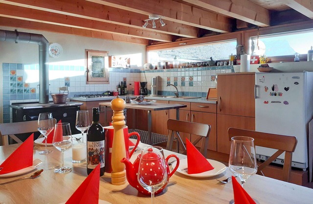 Wonderful private villa for 6 guests with TV, patio, pets allowed and panoramic view