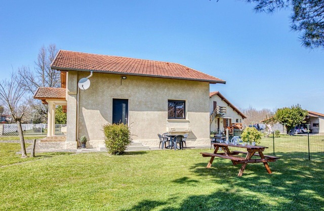 Wonderful private villa for 4 guests with WIFI, TV, terrace and pets allowed