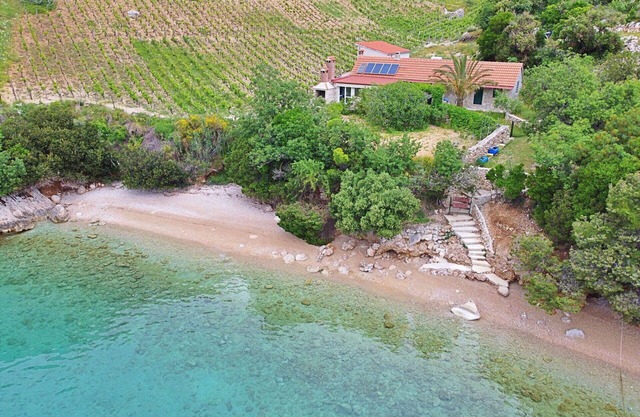 Wonderful private villa for 6 people with TV, terrace and parking