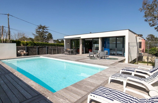 Wonderful private villa for 6 people with private pool, hot tub, WIFI, TV, terrace and pets allo.