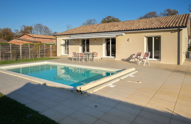 Wonderful private villa for 6 guests with WIFI, private pool, A/C, TV, terrace and pets allowed