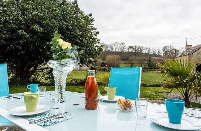Wonderful private villa for 2 people with WIFI, TV, terrace, pets allowed and parking