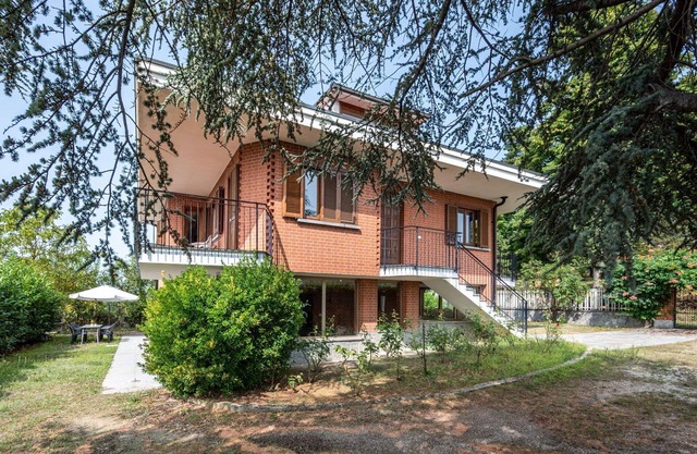 Wonderful private villa for 8 people with WIFI, TV, balcony and pets allowed