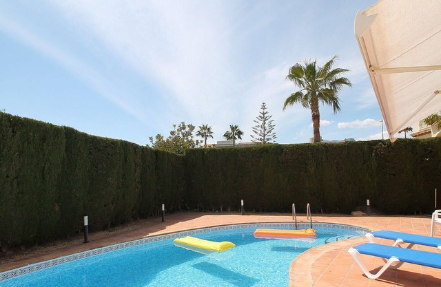 Wonderful private villa for 10 people with WIFI, A/C, private pool, TV, patio and parking