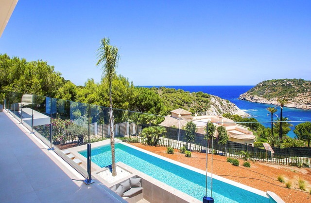 Wonderful private villa for 8 guests with private pool, WIFI, A/C, TV and patio