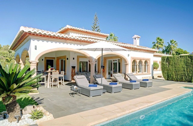 Wonderful private villa for 6 guests with private pool, A/C, WIFI, TV and patio