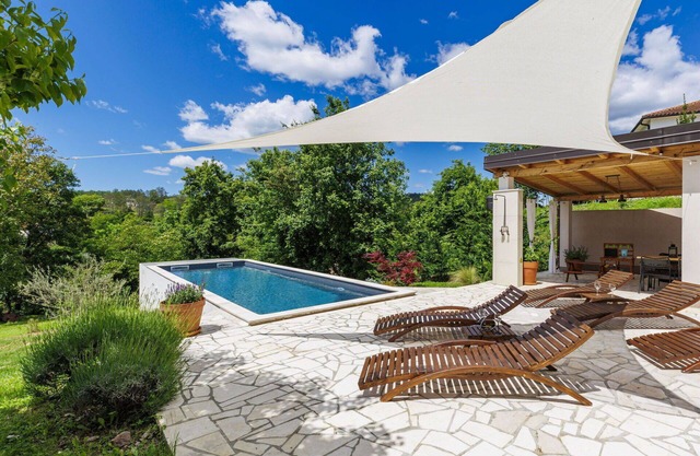 Wonderful private villa for 6 people with WIFI, private pool, A/C, TV and terrace