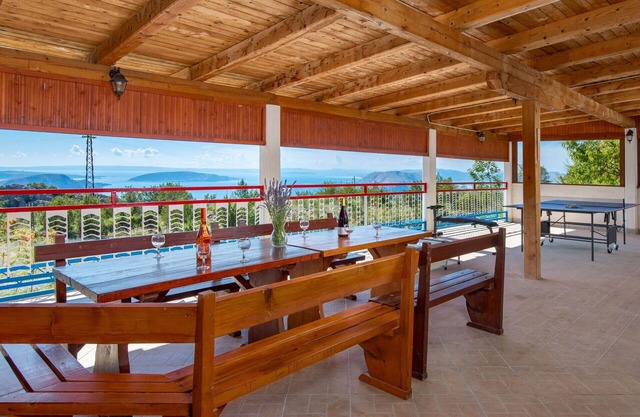Wonderful private villa for 12 people with private pool, A/C, WIFI, TV, terrace and pets allowed
