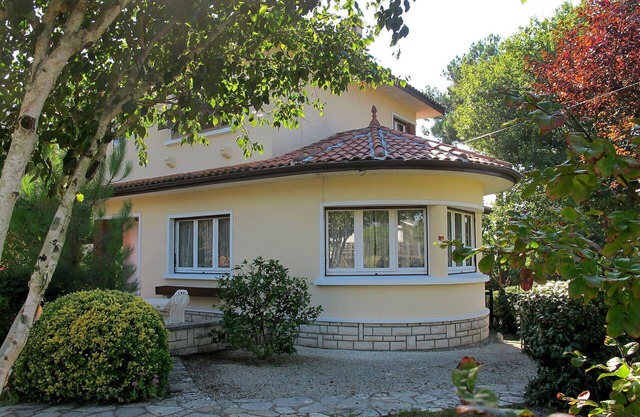 Wonderful private villa for 5 guests with WIFI, TV, terrace and pets allowed