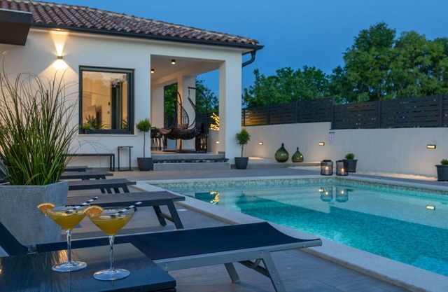 Wonderful private villa for 6 guests with private pool, A/C, WIFI, TV and terrace