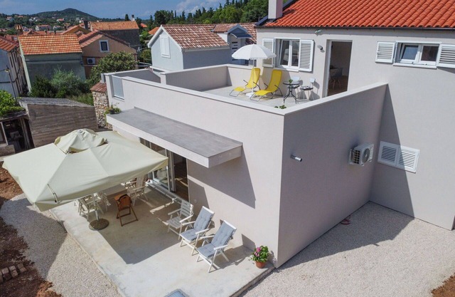 Wonderful private villa for 6 guests with A/C, WIFI, TV, terrace, pets allowed and parking