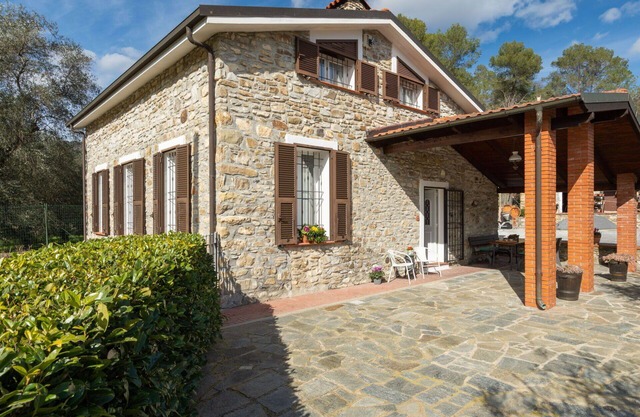 Wonderful private villa for 5 people with WIFI, A/C, TV and terrace